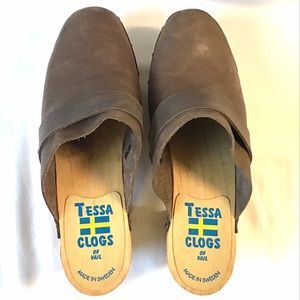 Tessa Clogs- Arizona Nut Nubuck Clog, Sz 10